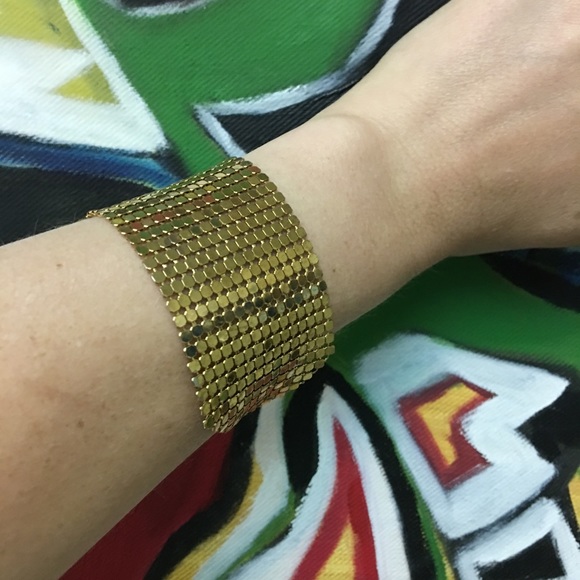 💋Shiny Gold Bracelet - Lovely! - Picture 3 of 6